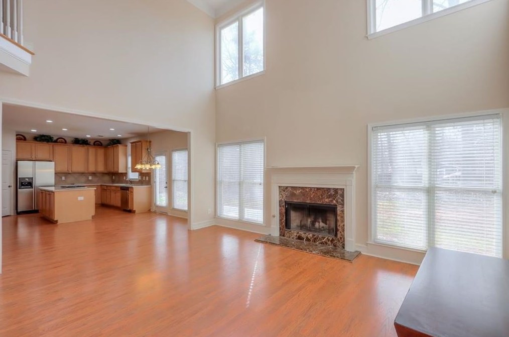 4418 Crestoak Dr, Smyrna GA  30082-4482 exterior