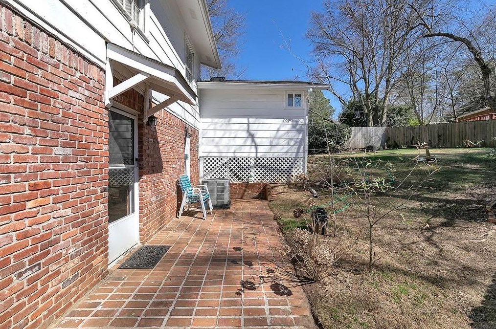 2607 Shetland Dr, Decatur GA  30033-2938 exterior