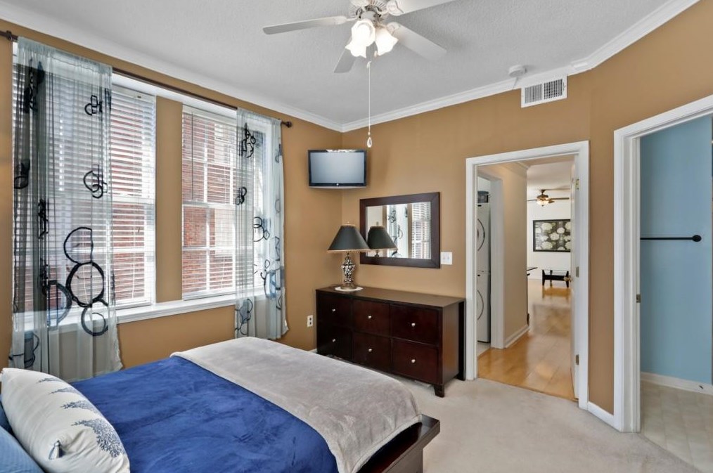 800 Peachtree St, Atlanta GA  30308-1258 exterior