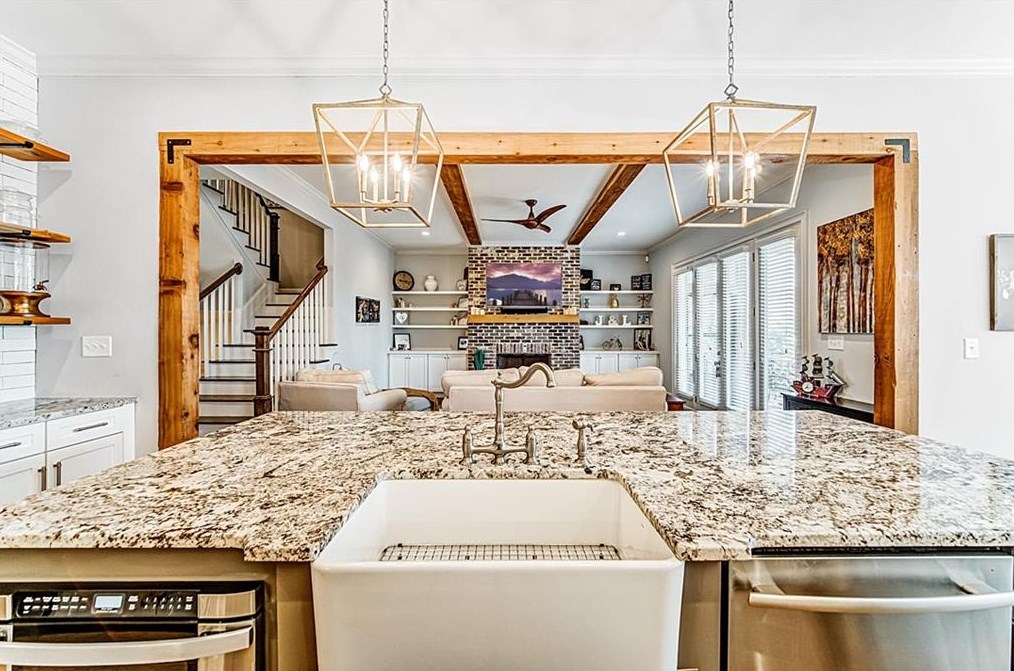 4221 Weaver St, Smyrna GA 30080-6421 exterior