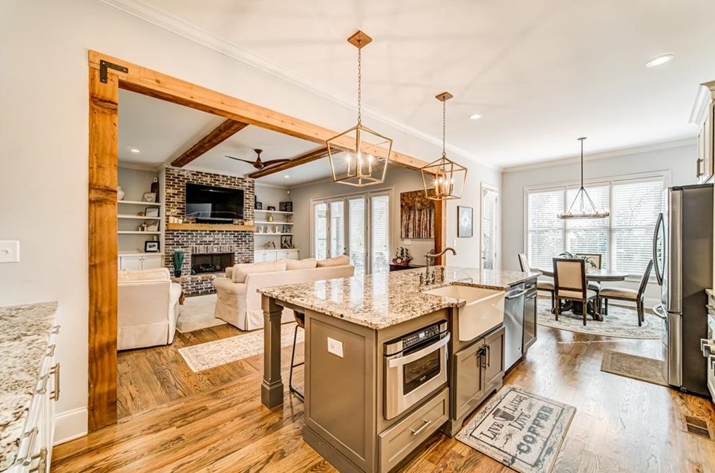 4221 Weaver St, Smyrna GA 30080-6421 exterior