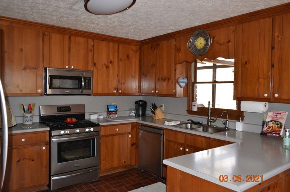 72 Pmb Young Rd, Euharlee, GA 30120-6867