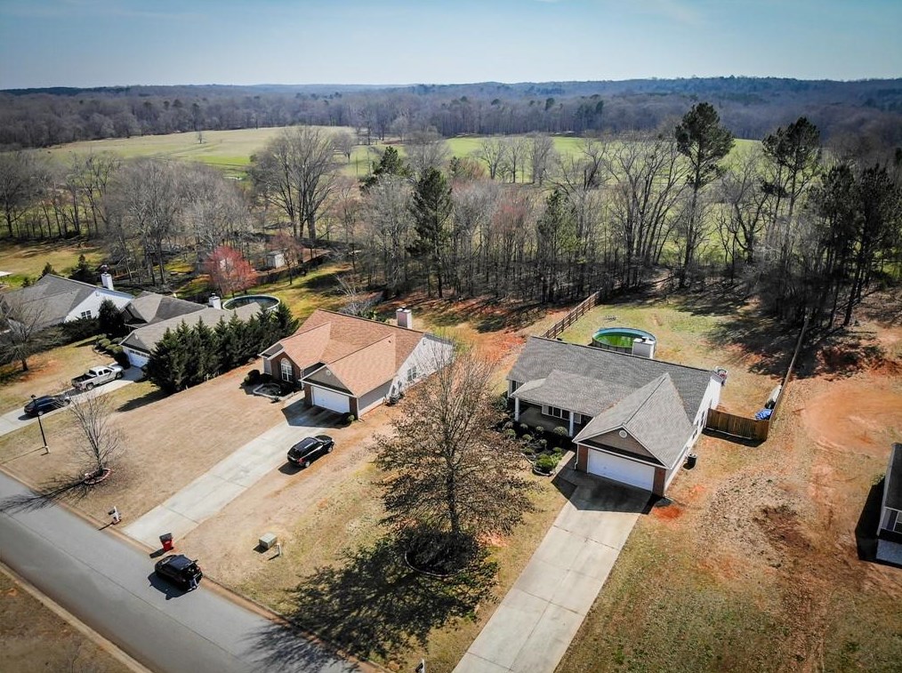 1637 Bismarck Cir, Winder, GA 30680-3392