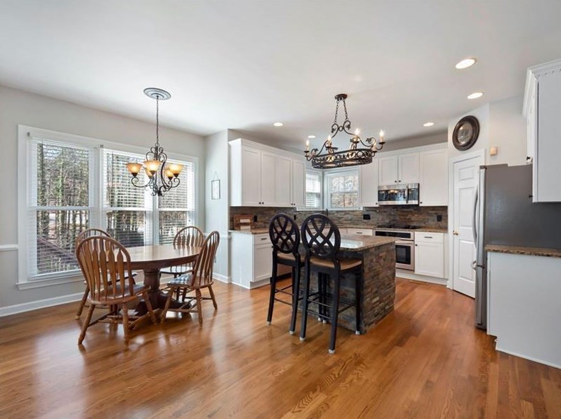 5525 Lexington Wood Ln, Alpharetta GA 30005-6789 exterior