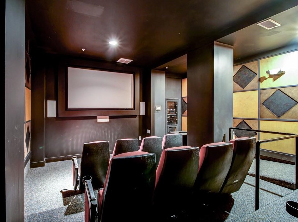 800 Peachtree St, Atlanta GA  30308-1258 exterior