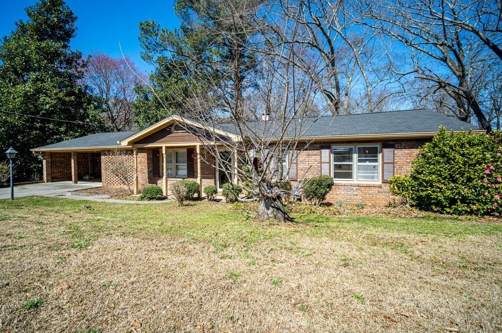5637 Lake Acworth Dr Nw, Acworth, GA 30101