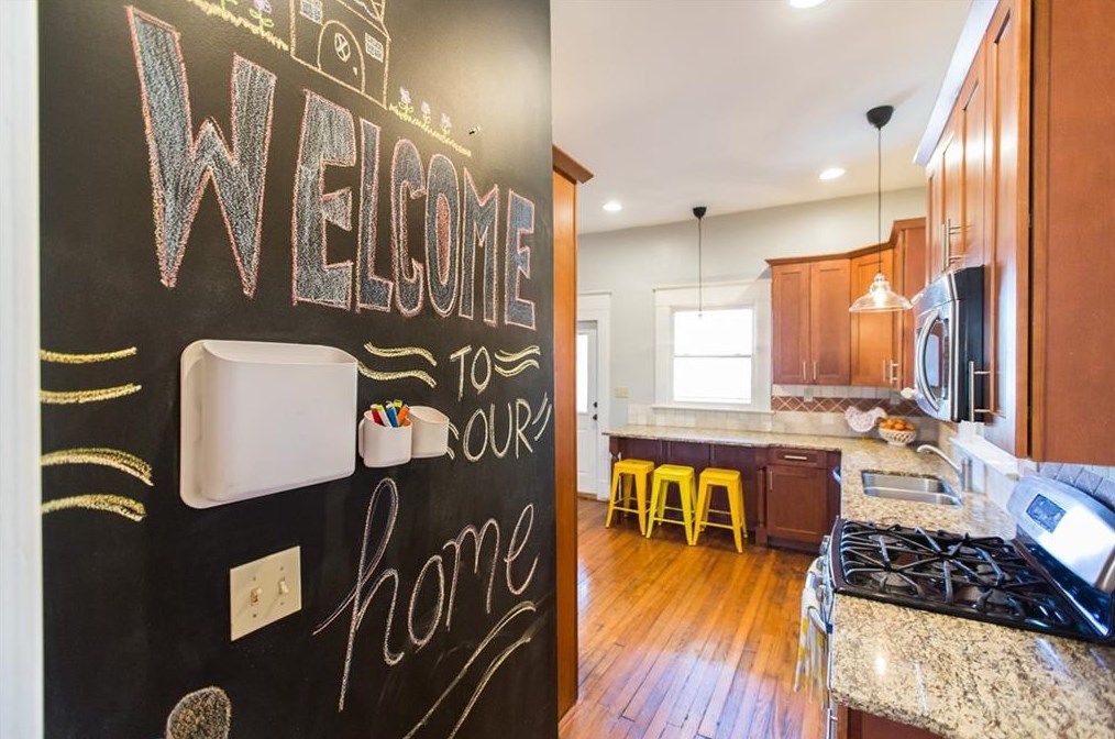 302 Lk Dr, Decatur GA 30030-3528 exterior