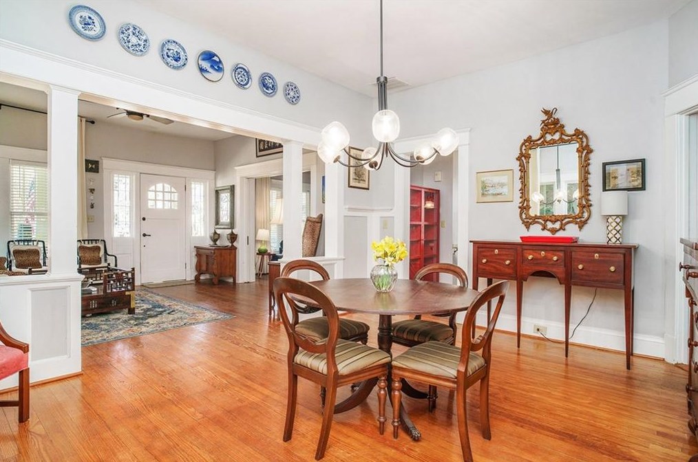 302 Lk Dr, Decatur GA 30030-3528 exterior