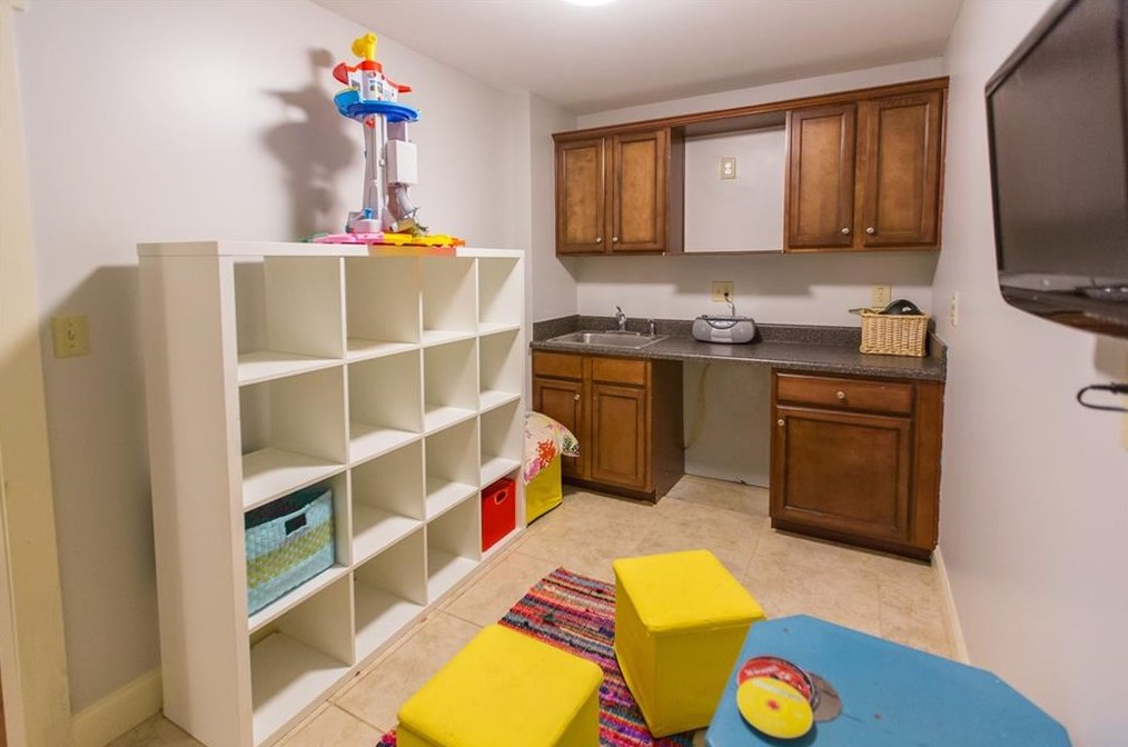 302 Lk Dr, Decatur GA 30030-3528 exterior