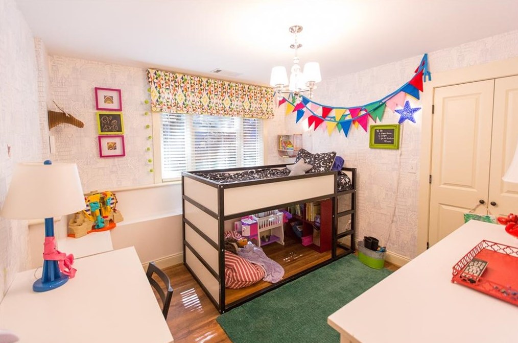 302 Lk Dr, Decatur GA 30030-3528 exterior