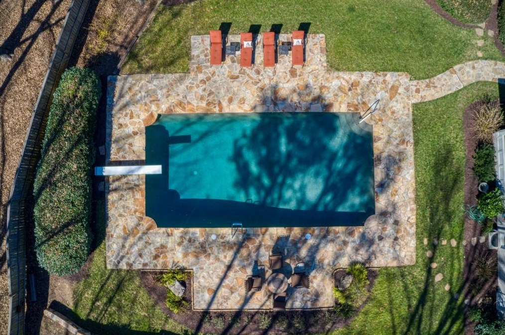 580 Vly Hall Dr, Atlanta GA 30350-4631 exterior