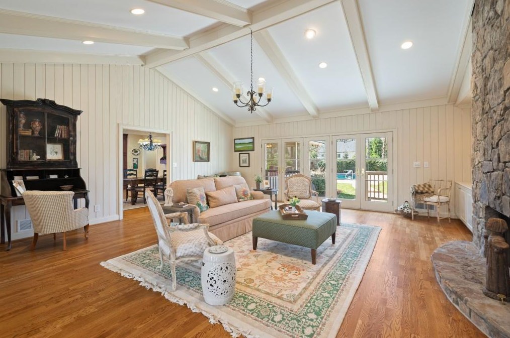 580 Vly Hall Dr, Atlanta GA 30350-4631 exterior