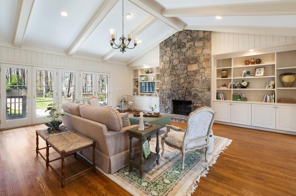 580 Vly Hall Dr, Atlanta GA 30350-4631 exterior