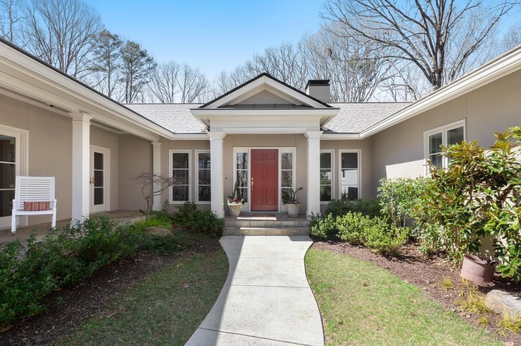 580 Vly Hall Dr, Atlanta GA 30350-4631 exterior