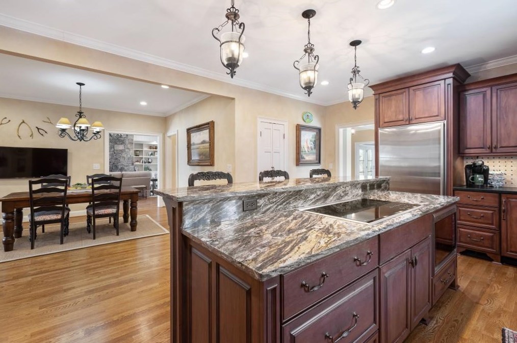 580 Vly Hall Dr, Atlanta GA 30350-4631 exterior