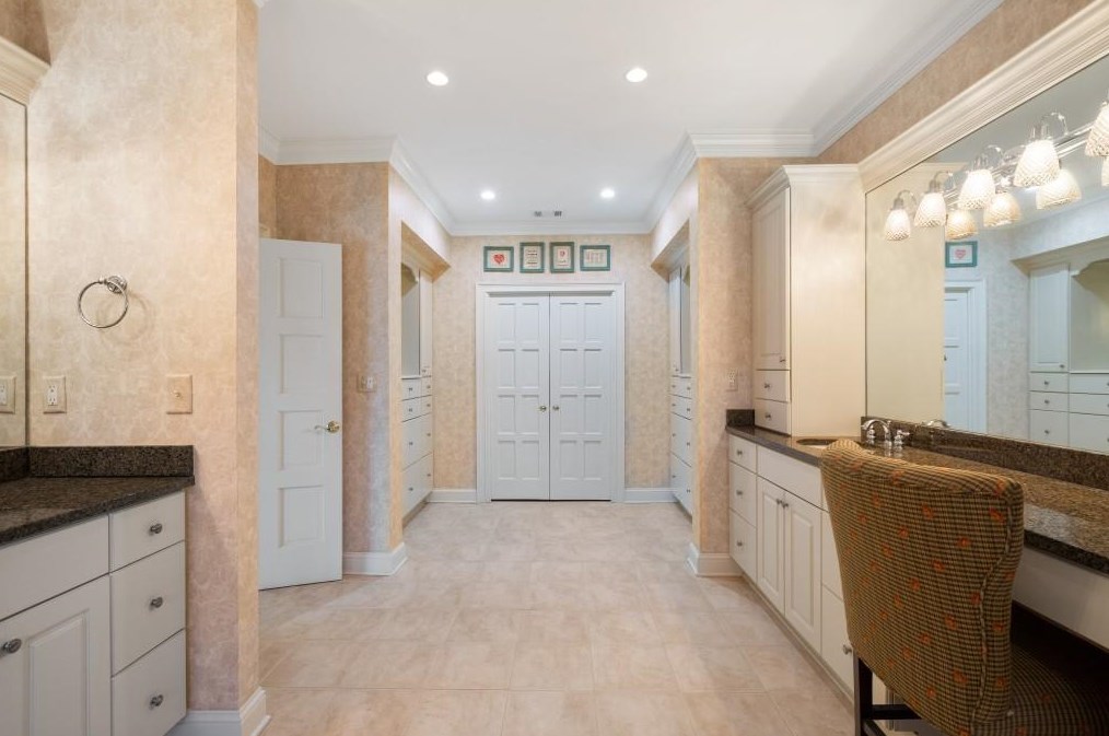 580 Vly Hall Dr, Atlanta GA 30350-4631 exterior