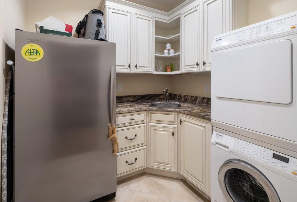 580 Vly Hall Dr, Atlanta GA 30350-4631 exterior