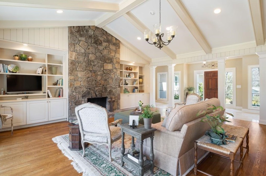 580 Vly Hall Dr, Atlanta GA 30350-4631 exterior