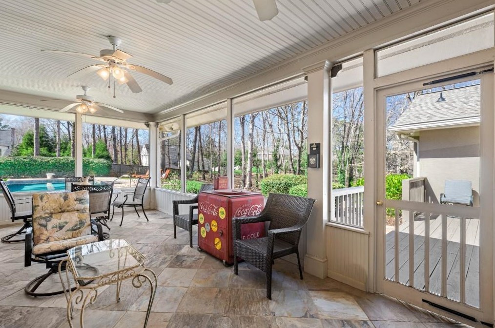 580 Vly Hall Dr, Atlanta GA 30350-4631 exterior