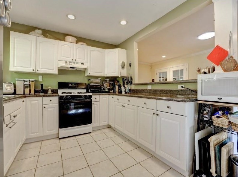 2517 Woodacres Rd, Atlanta GA  30345-1642 exterior