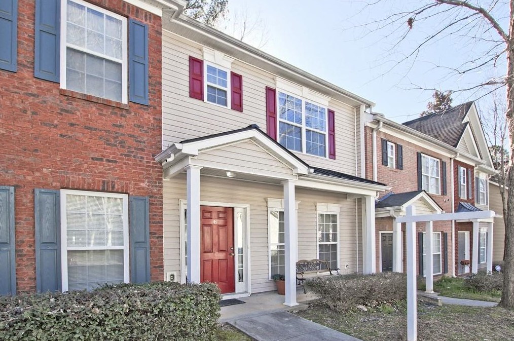 20 Pine Canyon Dr, Atlanta, GA 30331-2863
