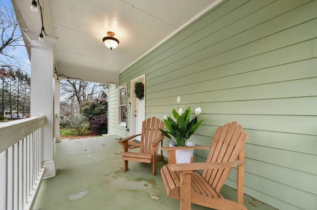 81 Rockyford Rd, Atlanta GA  30317-1339 exterior