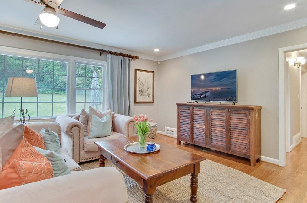 338 Lakemoore Dr Ne, Atlanta, GA 30342