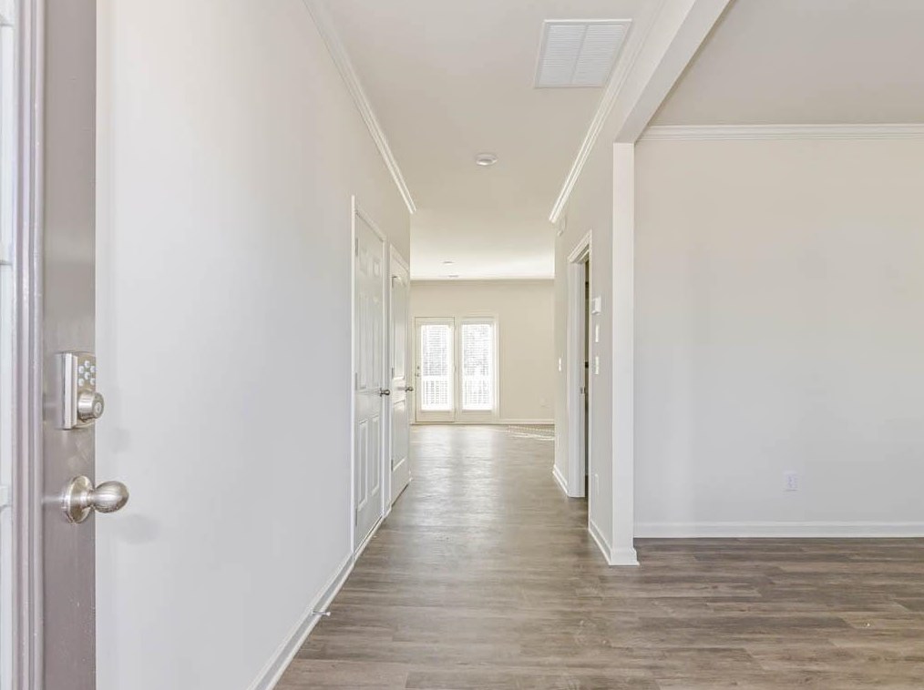 1097 Shadow Glen Dr, Fairburn, GA 30213-6502