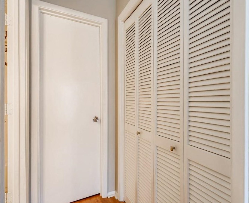 1308 Woodcliff Dr, Atlanta GA  30350-3169 exterior
