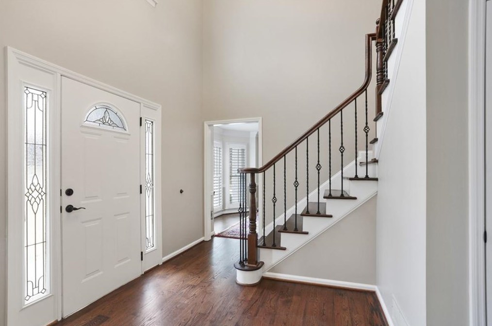 925 Kingridge Ct, Roswell, GA 30075-2249