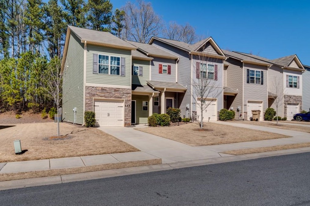 644 Oakside Pl, Acworth, GA 30102
