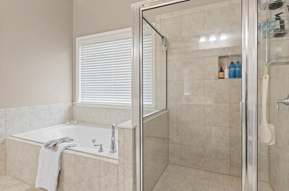 3707 Paces Park Cir, Smyrna GA  30080-6873 exterior