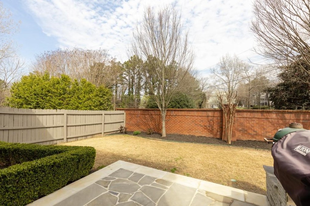 3707 Paces Park Cir, Smyrna GA  30080-6873 exterior