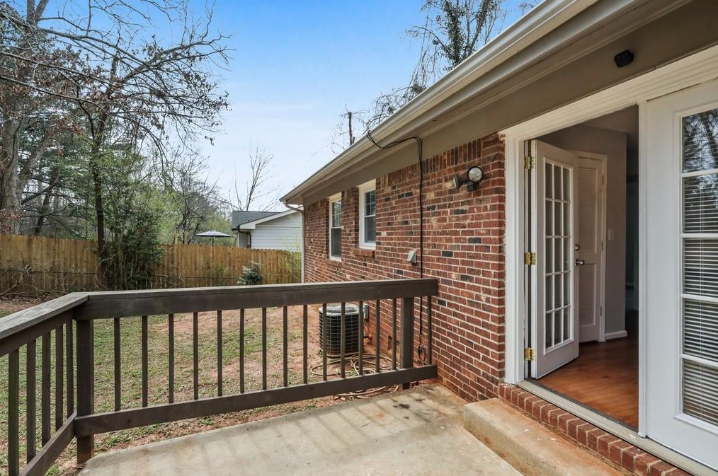 2248 Greenway Dr, Decatur GA  30035-2761 exterior