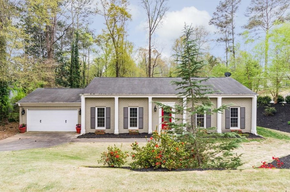 35 Willow Springs Dr, Roswell, GA 30075-0048