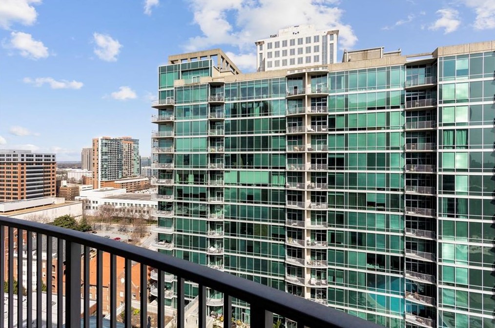 923 Peachtree St, Atlanta GA  30309-4458 exterior