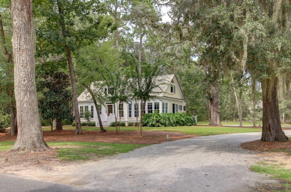 206 Hidden Cove Dr, Richmond Hill, GA 31324