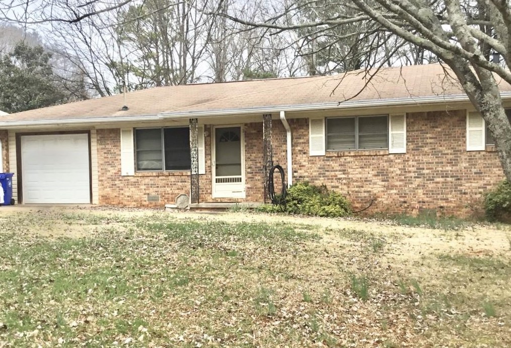879 Parkstone Dr, Stone Mountain, GA 30083-3515