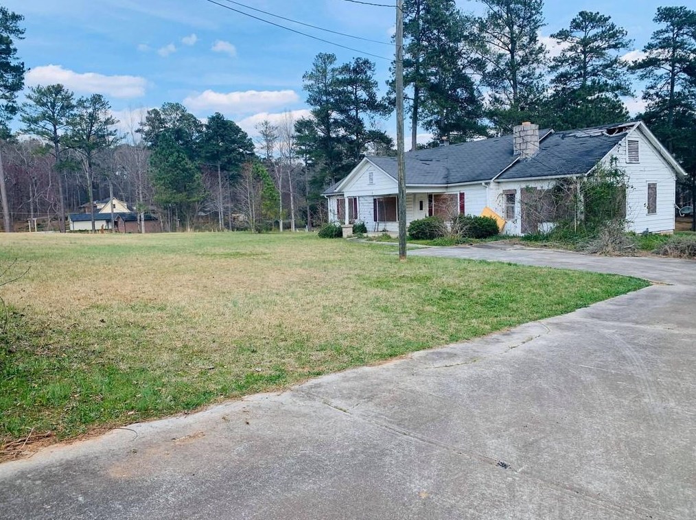 538 Stephenson Rd, Stone Mountain, GA 30087-4935