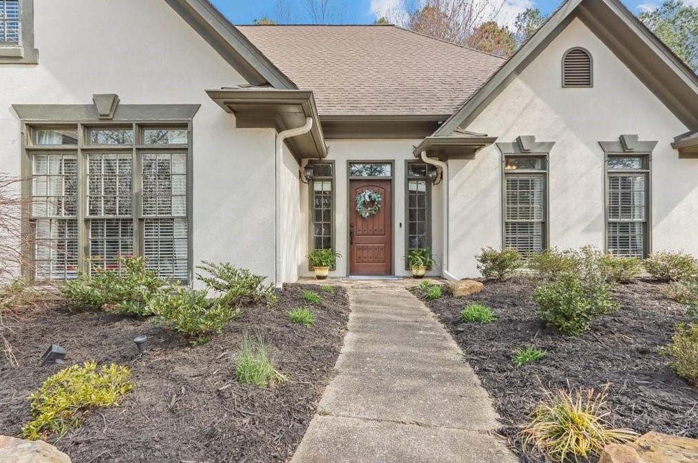 435 Log House Ct, Roswell, GA 30075-4193