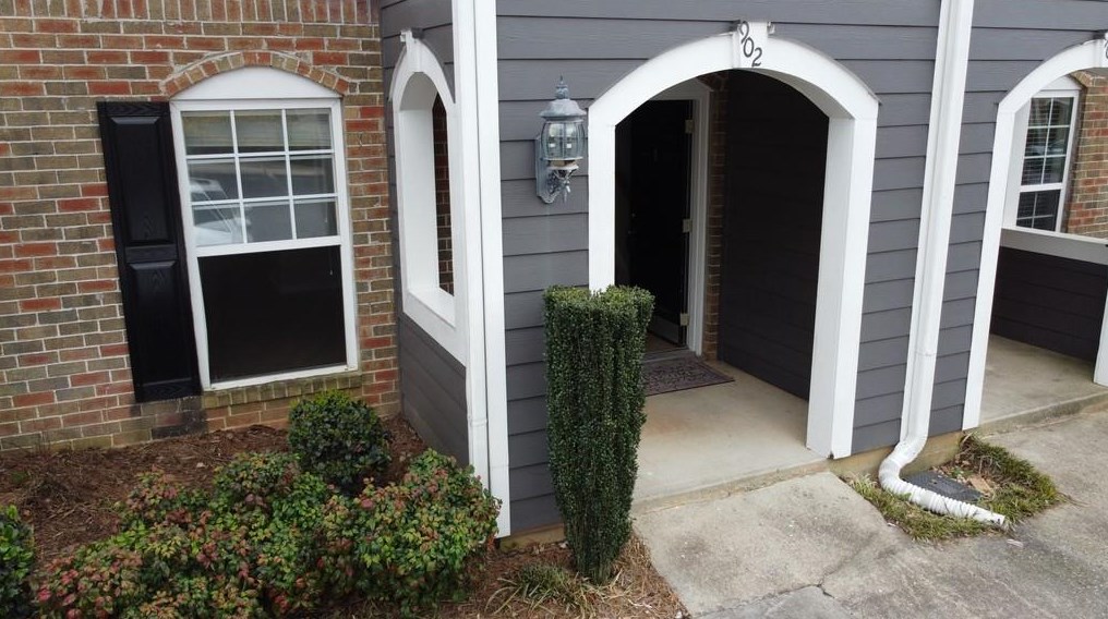 902 Summer Pl, Norcross, GA 30071-3947