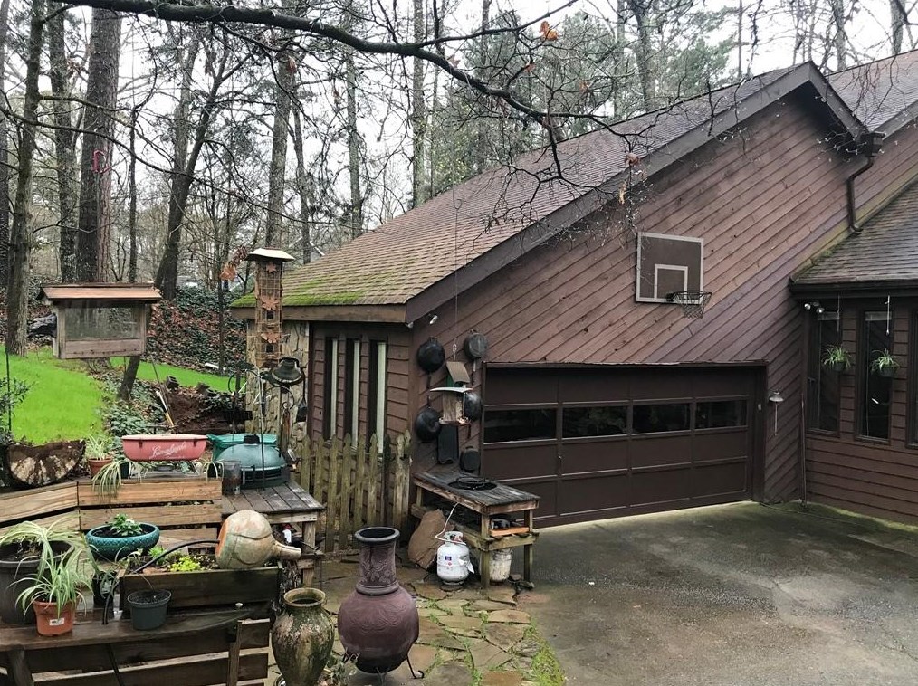 135 Fairway Ridge Dr, Alpharetta, GA 30022-6880