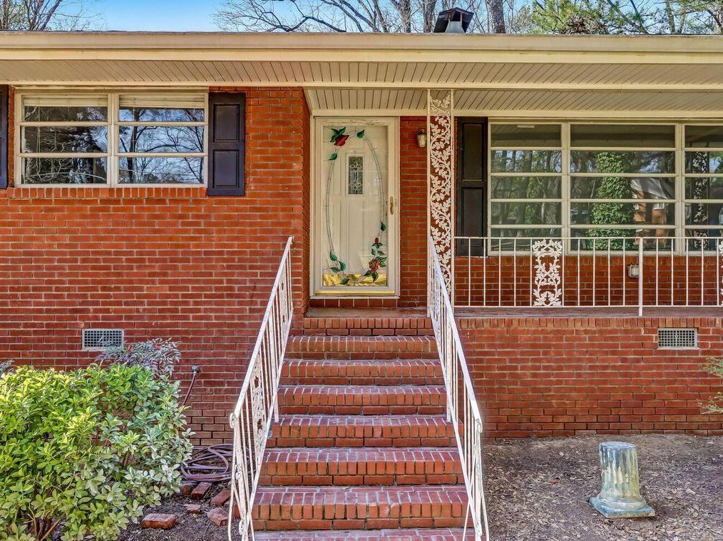 2205 Plantation Dr, Atlanta, GA 30344-2118