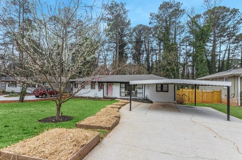 3185 Pinehill Dr, Decatur, GA 30032-2801