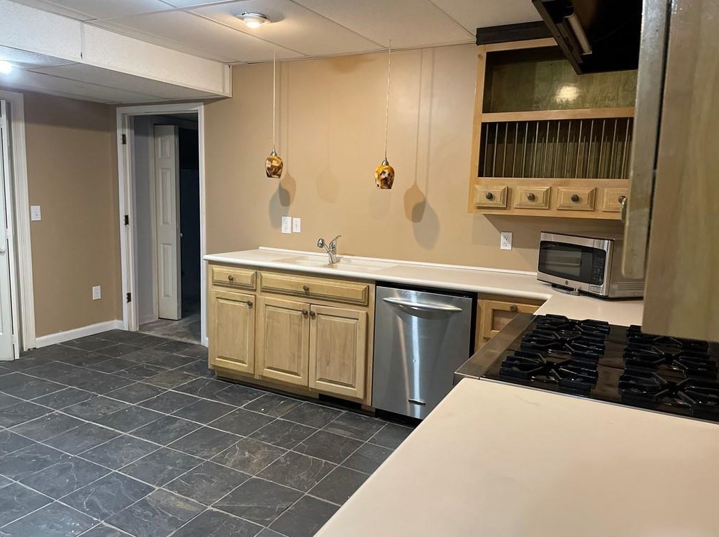 585 Vinington Ct, Atlanta GA 30350-5710 exterior