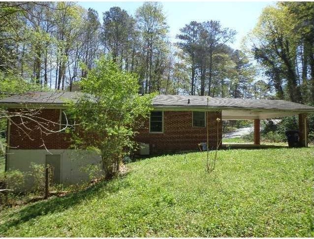 790 Kings Grant Dr, Atlanta GA  30318-6020 exterior