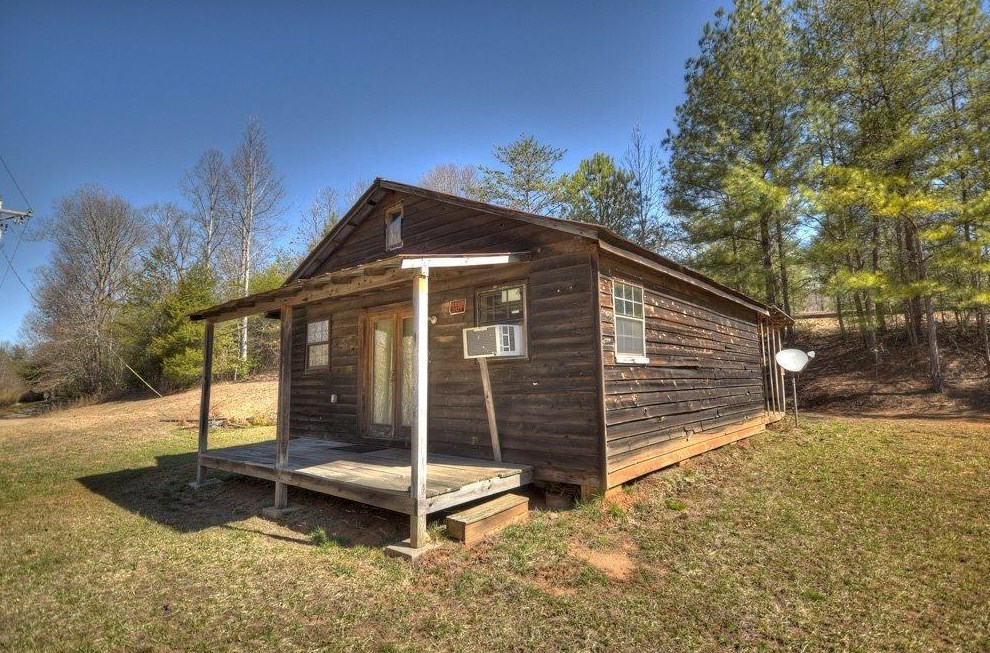 25 Mountain Top Dr, Blue Ridge, GA 30513-5305