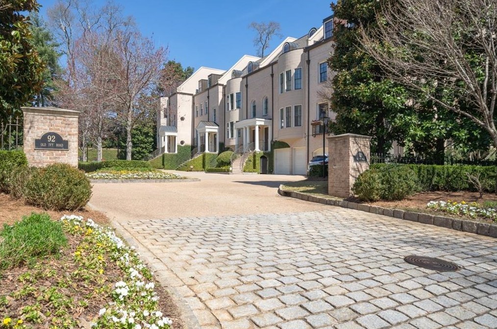 92 Old Ivy Rd, Atlanta, GA 30342-4559