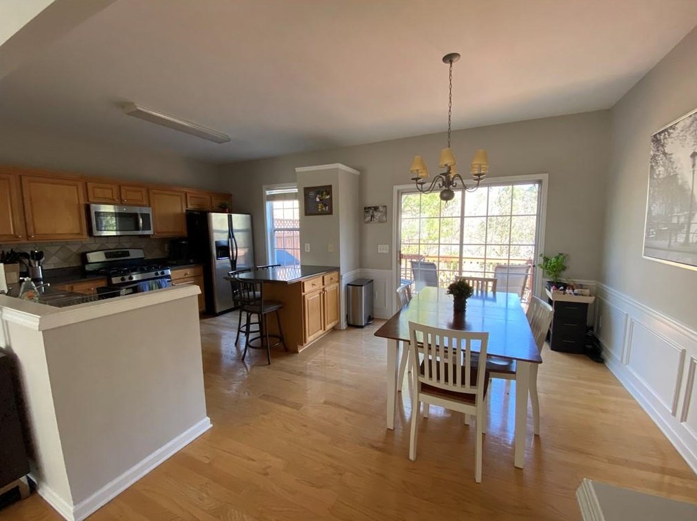 4045 Edgecomb Dr, Roswell, GA 30075
