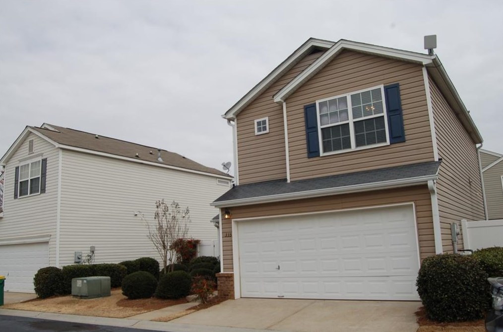 335 Hiawassee Dr, Holly Springs, GA 30188
